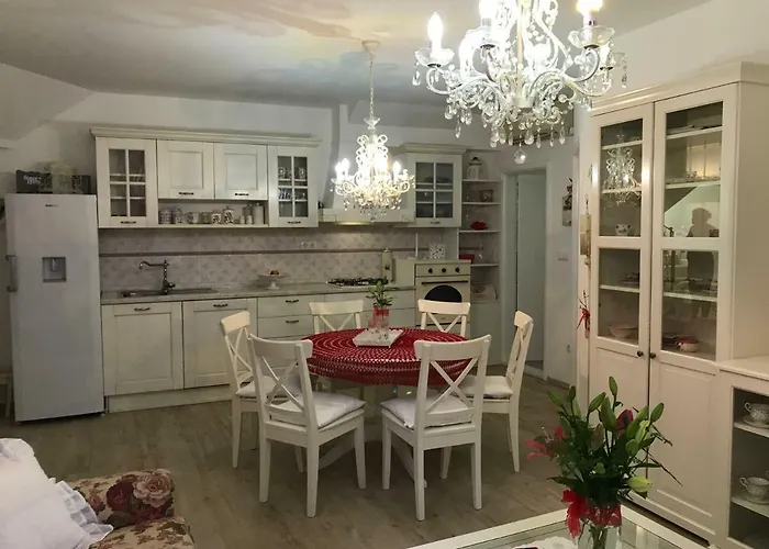 Domus 아파트 트로기르