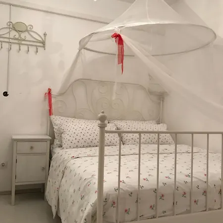 Domus Apartment