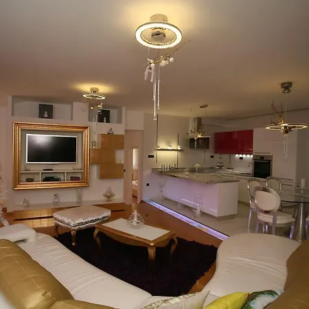 Apartment Domus *